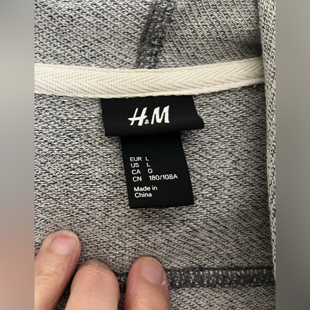 Men’s H&M Gray Sweater Size Large - Picture 5 of 5